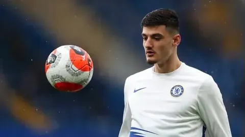 新任教练面临3-6月磨合期，克鲁伊维特在18强赛恐难展现实力